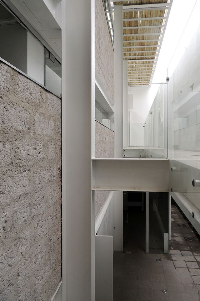 Raúl Peña Architects - Escuela de Escritores