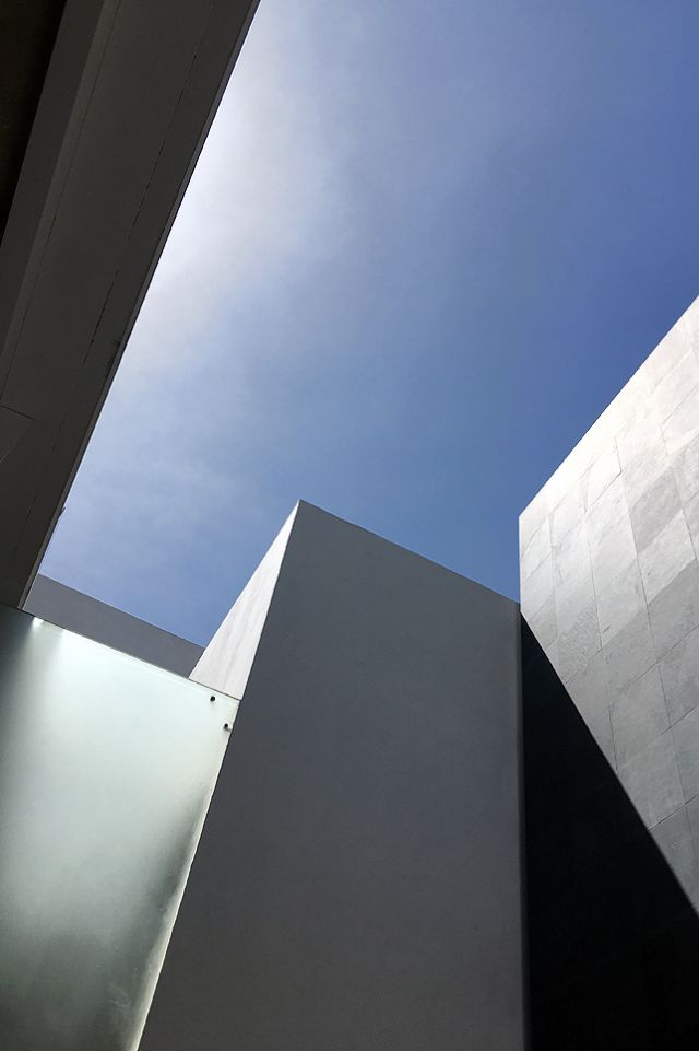 Raúl Peña Architects - Atrás . Arriba