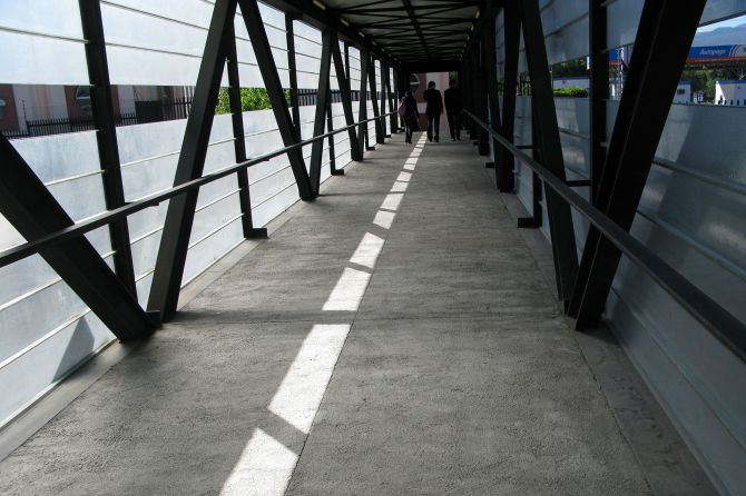 Raúl Peña Architects - Puente Unidad de Postgrado de Derecho